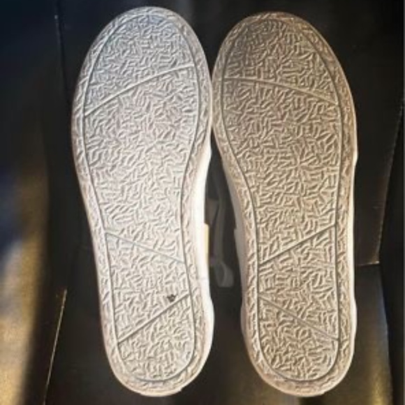 Bradford Exchange Eagles shoes - Picture 3 of 3